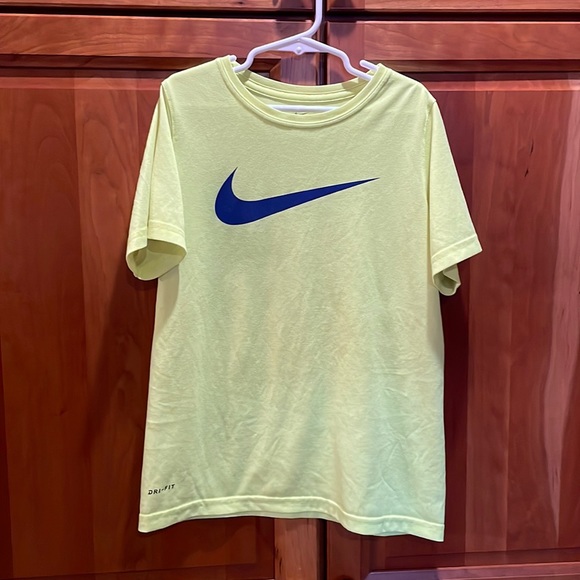 Youth Nike Dri-Fit T-shirt Size M - Picture 1 of 3